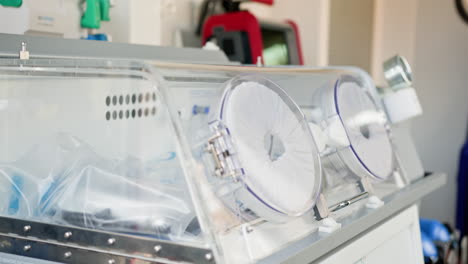 mobile intensive care unit (icu) - isolation chamber