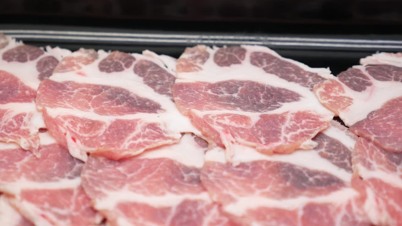 detalles de la carne cruda en rodajas, de cerca