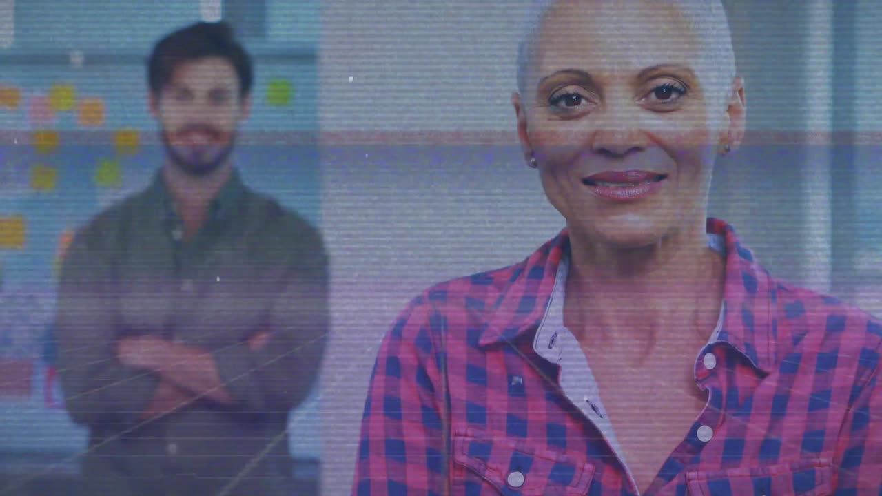 animación de la interferencia sobre diversos hombres de negocios en la oficina