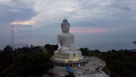 Big-Buddha-temple-in-Pukhet,-Thailand