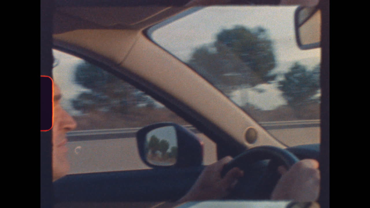 conduciendo en la autopista