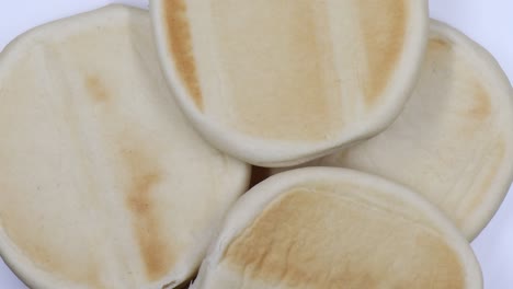 delicioso tigelle italiano en pantalla giratoria