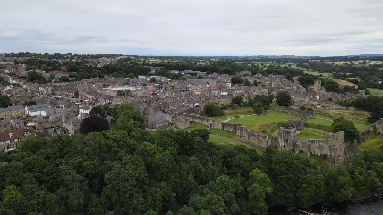 barnard castle market town en teesdale, condado de durham, reino unido punto de vista aéreo 4k