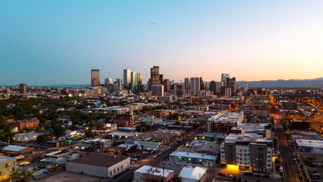 Timelapse-Aéreo-De-Denver,-Colorado-Al-Atardecer