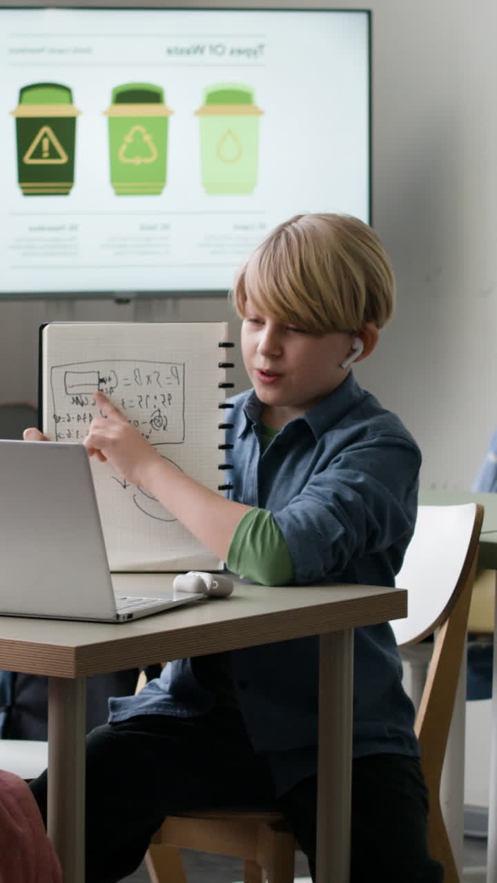 Student learning online with recycling presentation