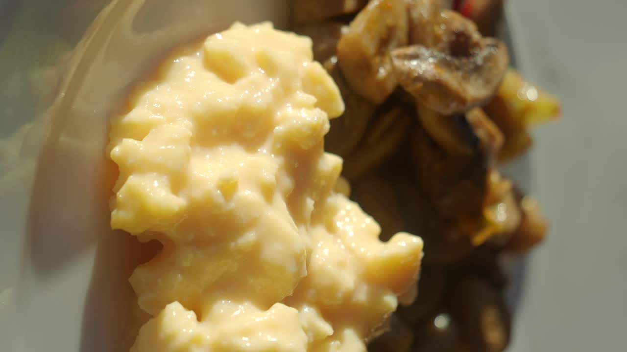 Scrambled eggs and mushrooms
