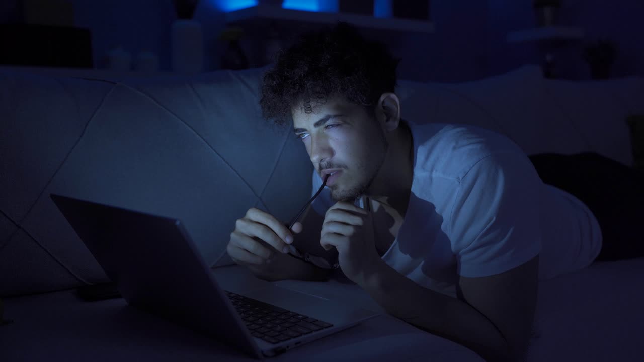 joven al que se le ocurrió una buena idea.