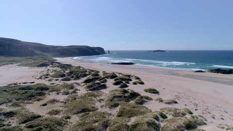 Rotierende-Luftbögen-Von-Süden-Nach-Norden-Der-Erstaunlichen-Abgelegenen-Sandwood-Bay,-Sutherland,-Schottland