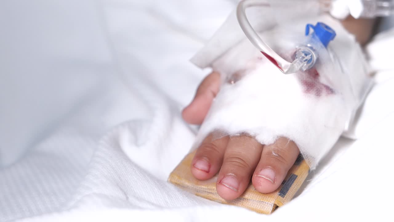 niño paciente con iv