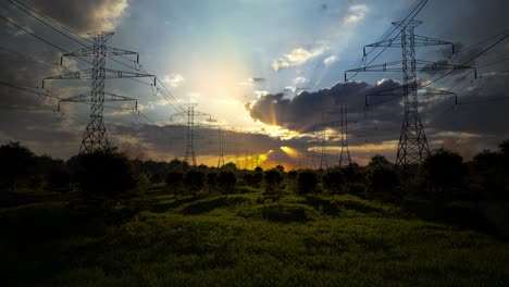 líneas eléctricas al atardecer