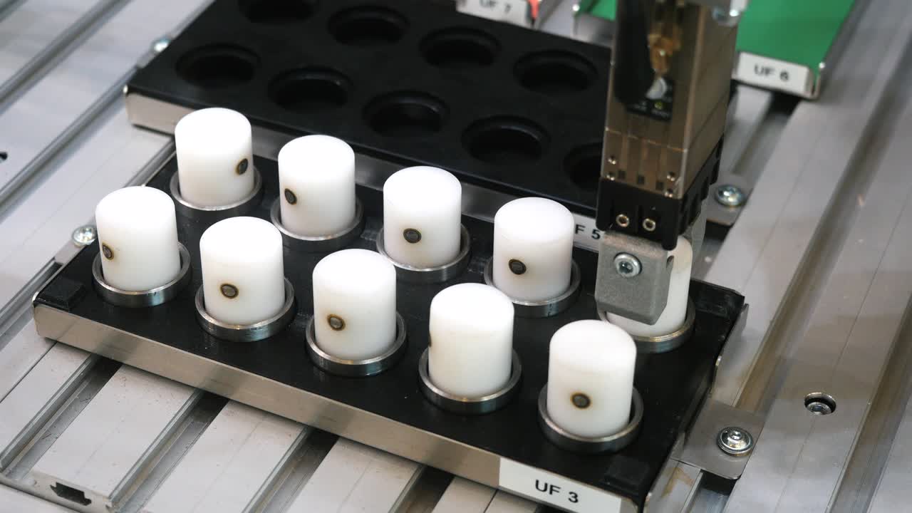 제조 기계에서 자동 부품 검사 및 테스트