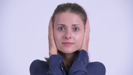 una joven y hermosa mujer de negocios.