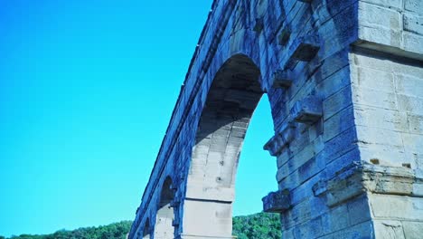 pan los grandes arcos de piedra en el puente du gard