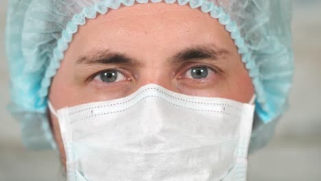 doctor wearing a mask and cap