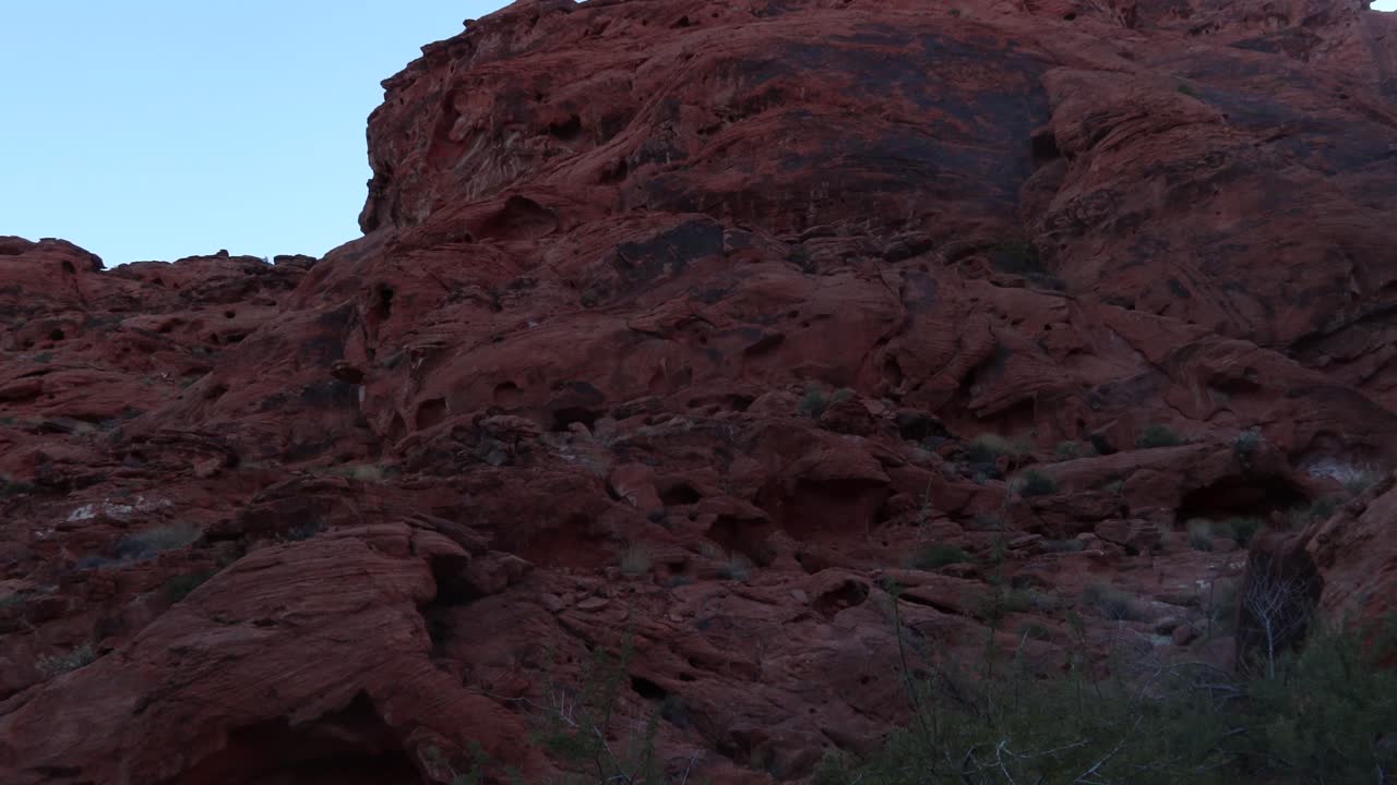 rocas rojas en el parque estatal del valle del fuego en nevada, paisaje
