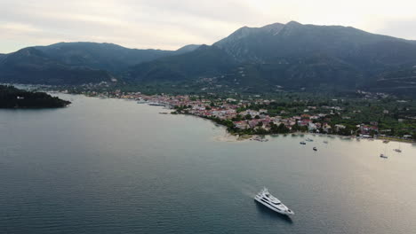 The-resort-town-of-Nidri-on-the-east-shore-of-the-Lefkada-peninsula