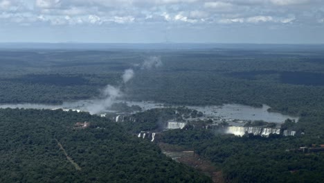 Cataratas-Del-Iguazú-Desde-Vista-De-Helicóptero