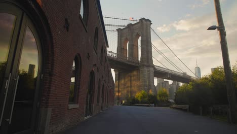 brooklyn bridge towers over brooklyn bridge park