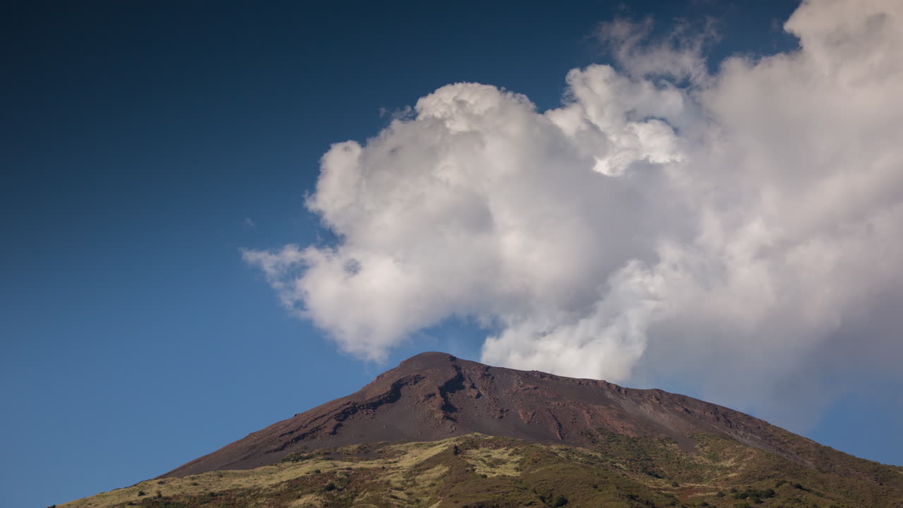 volcán stromboli 4k 02