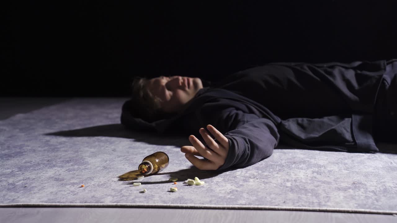 Man with mental disorders commits suicide.