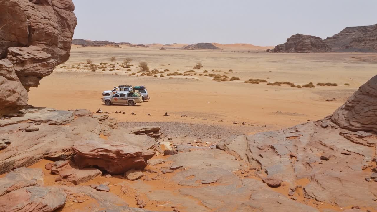 Desert Expedition: Off-Road Adventure in the Sahara