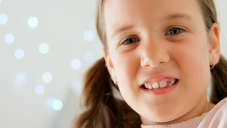retrato de una niña feliz 4k