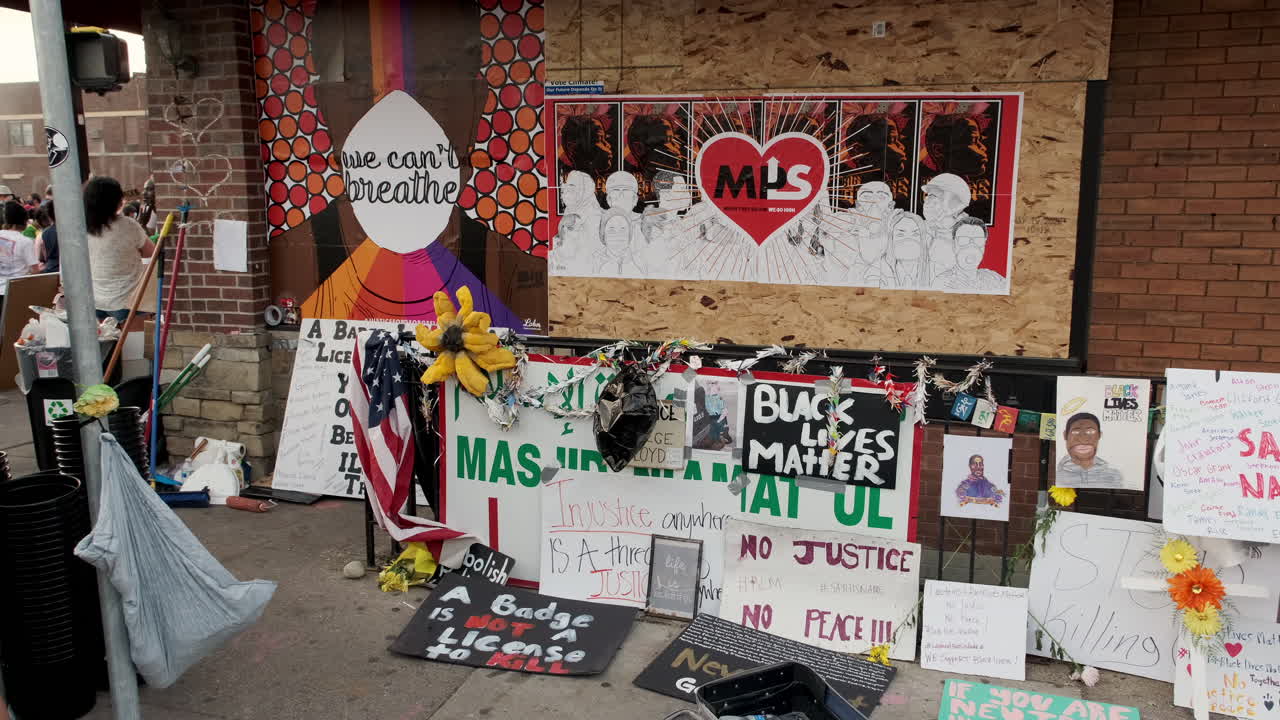 Exterior of Cup Foods George Floyd Memorial in Minneapolis