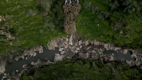 Nebenfluss-Des-Flusses-Varosa-In-Der-Nähe-Von-Valdigem,-Lamego,-Portugal-–-Luftaufnahme-Von-Oben