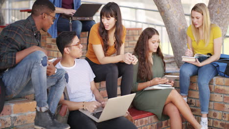 la escuela es dura, pero nosotros también.