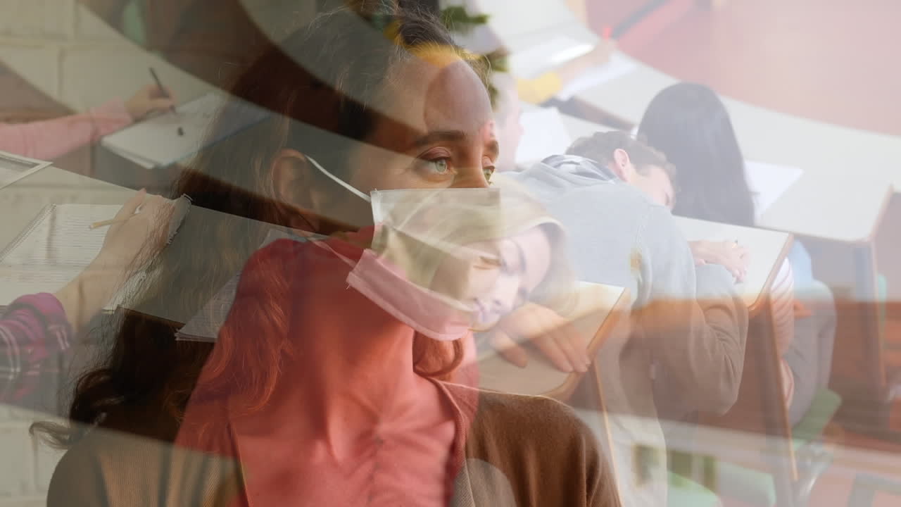 교실에서 공부하는 대학생들을 상대로 얼굴 마스크를 쓴 여성