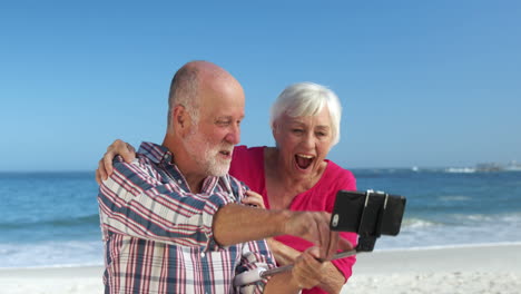 Senior-couple-taking-selfie