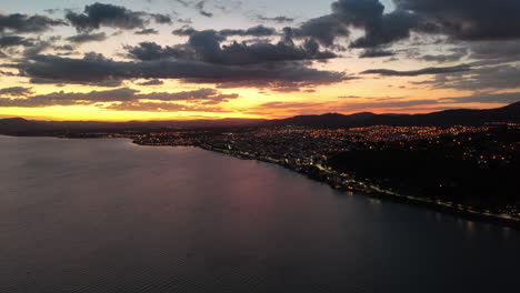 vista aérea del amanecer de bariloche, argentina