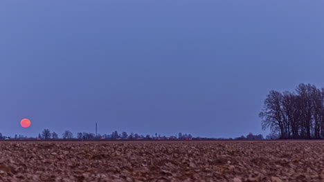 Time-lapse-of-sun-rising-in-desert-terrain-with-no-people