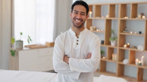 Spa,-Luxus-Und-Asiatischer-Mann-In-Der-Massagetherapie
