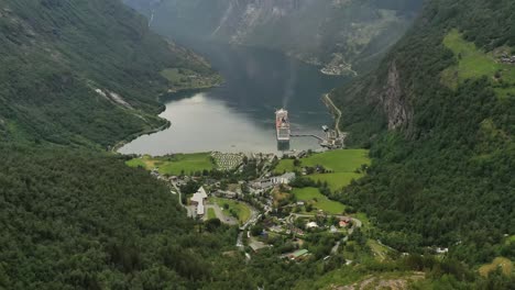 Fiordo-De-Geiranger,-Noruega.-Hermosa-Naturaleza-Paisaje-Natural-De-Noruega.