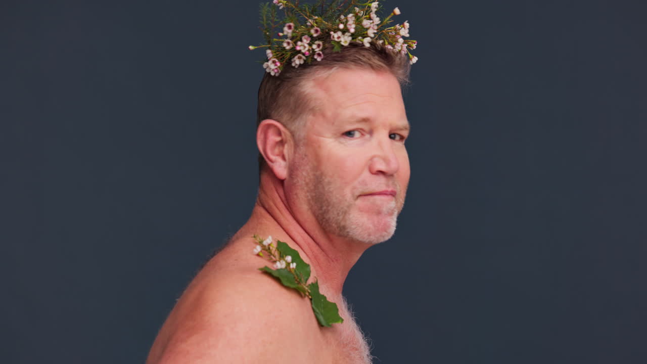 꽃, 자신감, 그리고 얼굴과 함께 고령자