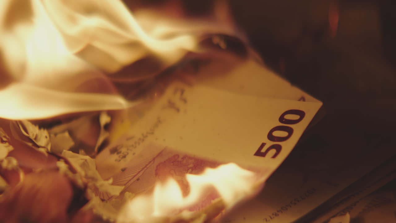 Burning 500 Euro Bills