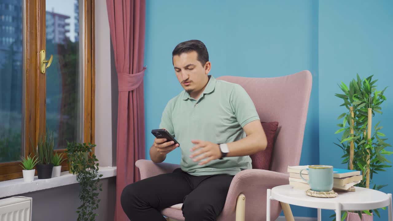 메신저에 실망한 남자.