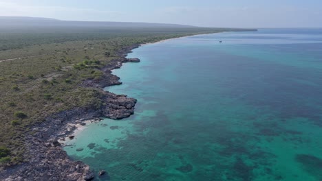 paisaje marítimo de cabo rojo, pedernales en la república dominicana