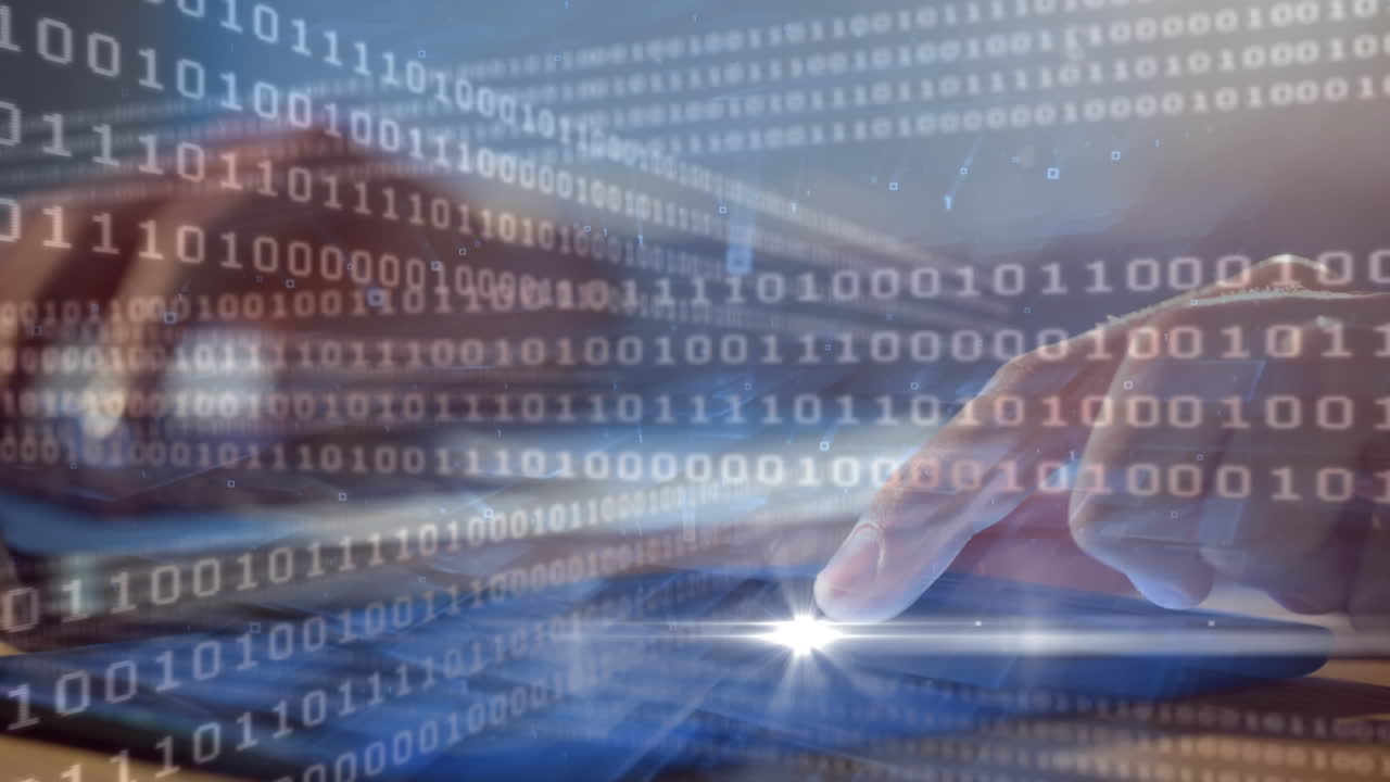 video compuesto digital de un hombre de negocios usando una computadora portátil 4k