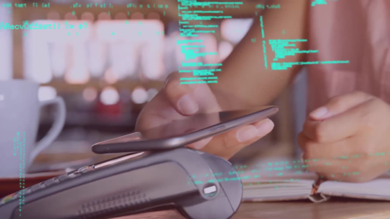 모바일 기기를 사용하여 지불하는 여성