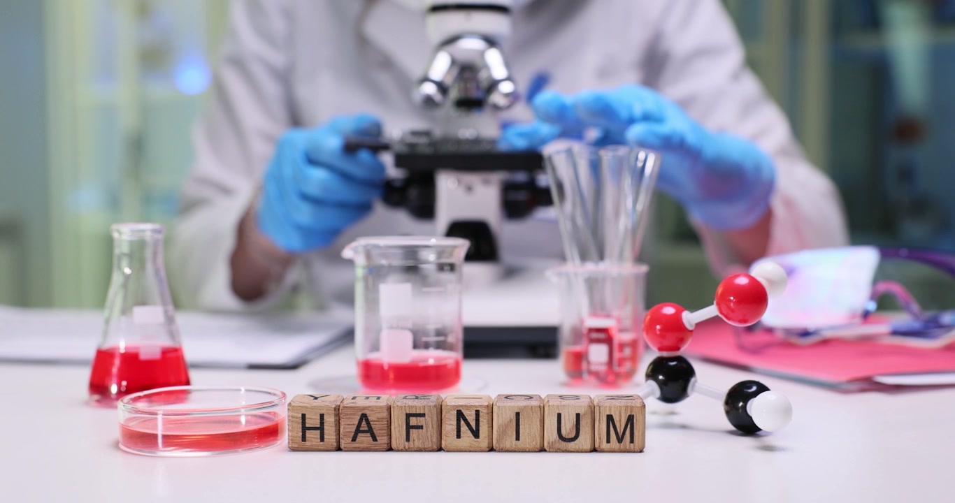 Den videnskabelige udforskning og dybdegående undersøgelse af hafnium i et moderne laboratoriemiljø