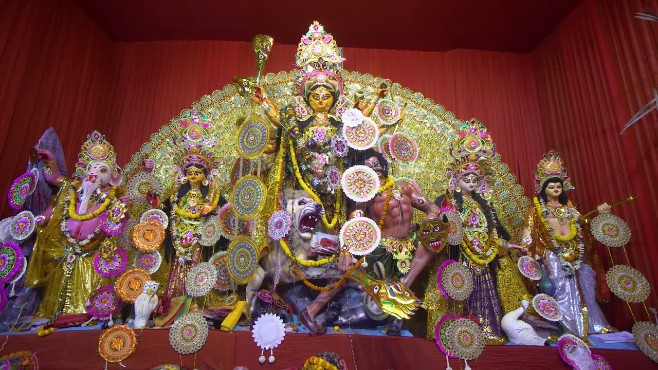 The biggest festival of West Bengal is Durga Puja with the idol of Durga Thakur. Durgapujo in West Bengal is famous all over the world. It is especially popular among Hindus