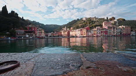 Portofino-Destino-Turístico-De-Vacaciones-Escénico-En-La-Riviera-Italiana