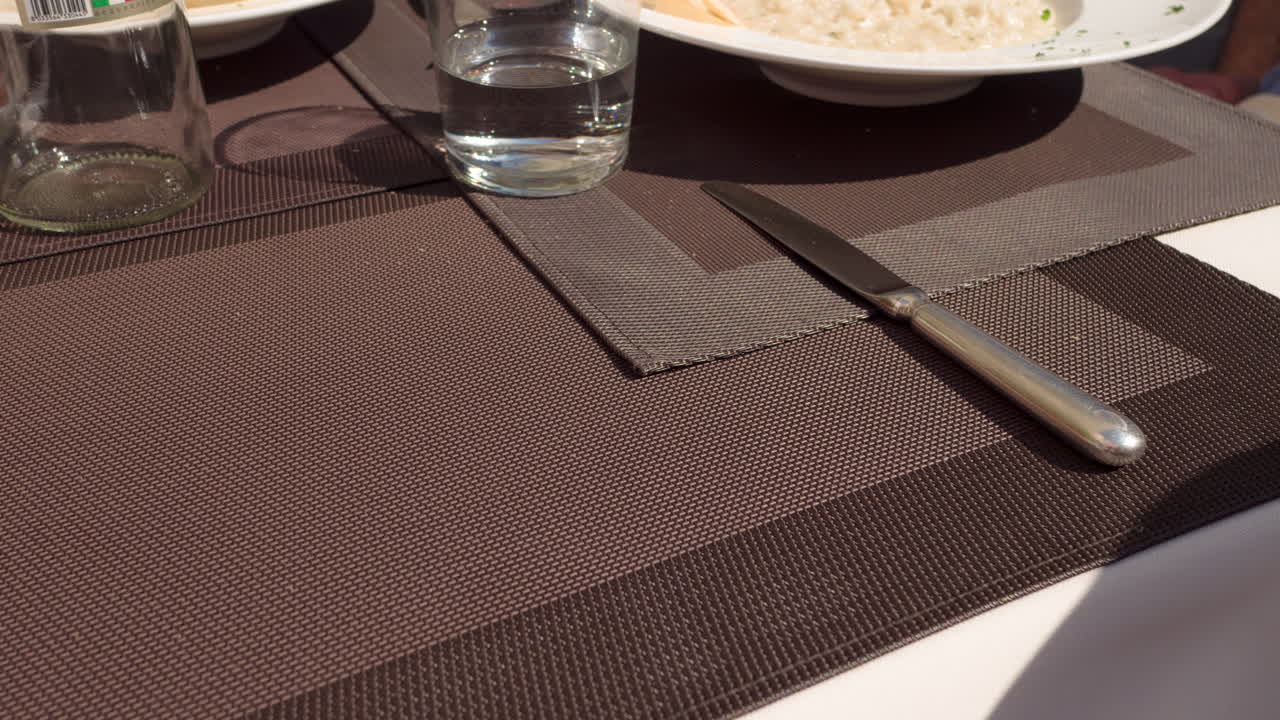 plato de calamar frito y verduras