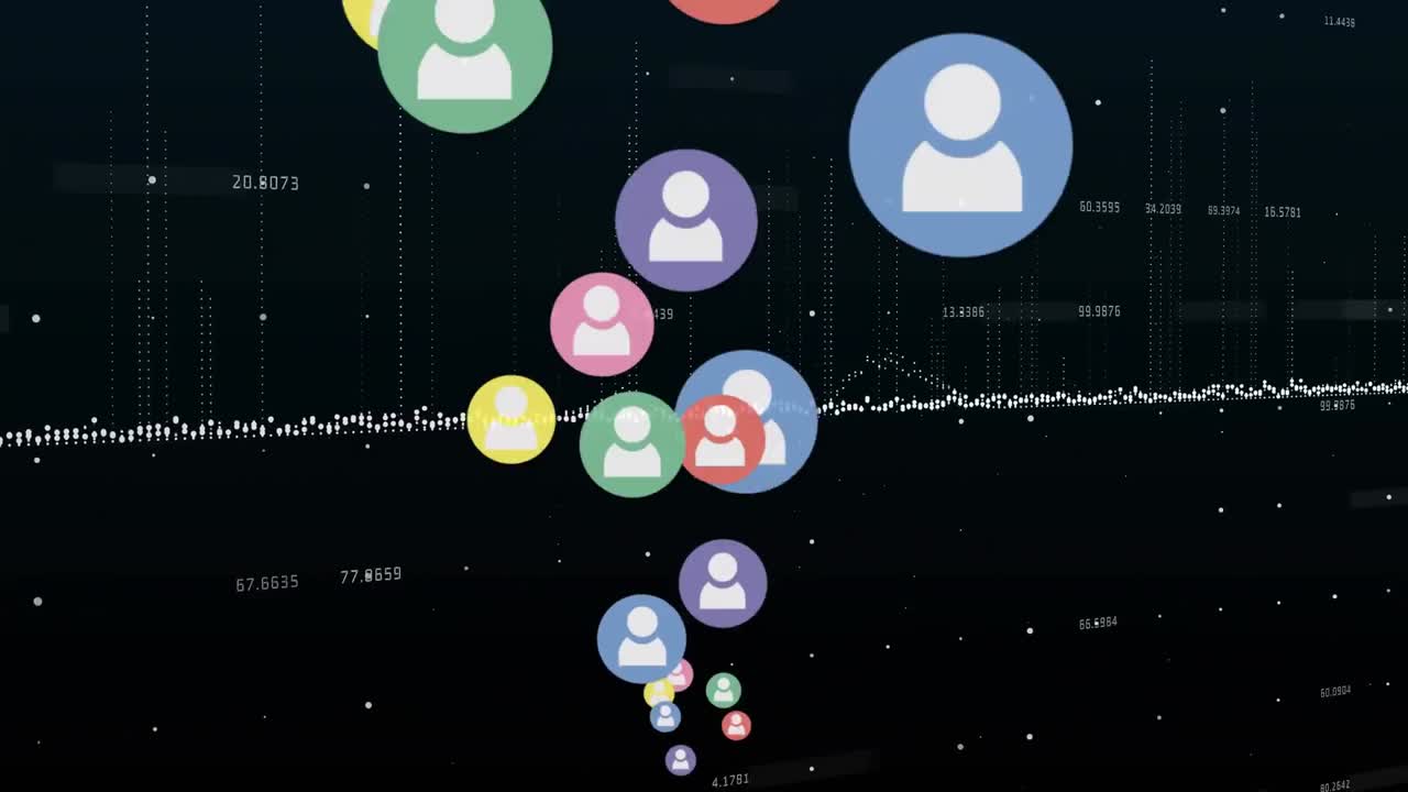 animación de personas iconos que se elevan sobre el procesamiento de datos en fondo negro