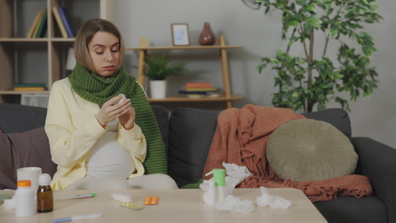 беременная женщина больна дома