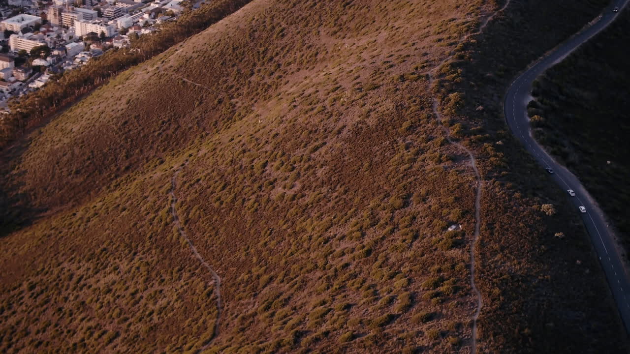 explorar más, descubrir más