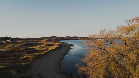 movimiento ascendente sobre la antigua zona de dunas