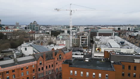 Merrion-Square-park-area-on-the-south-side-of-Dublin-city,-Ireland_pan-shot